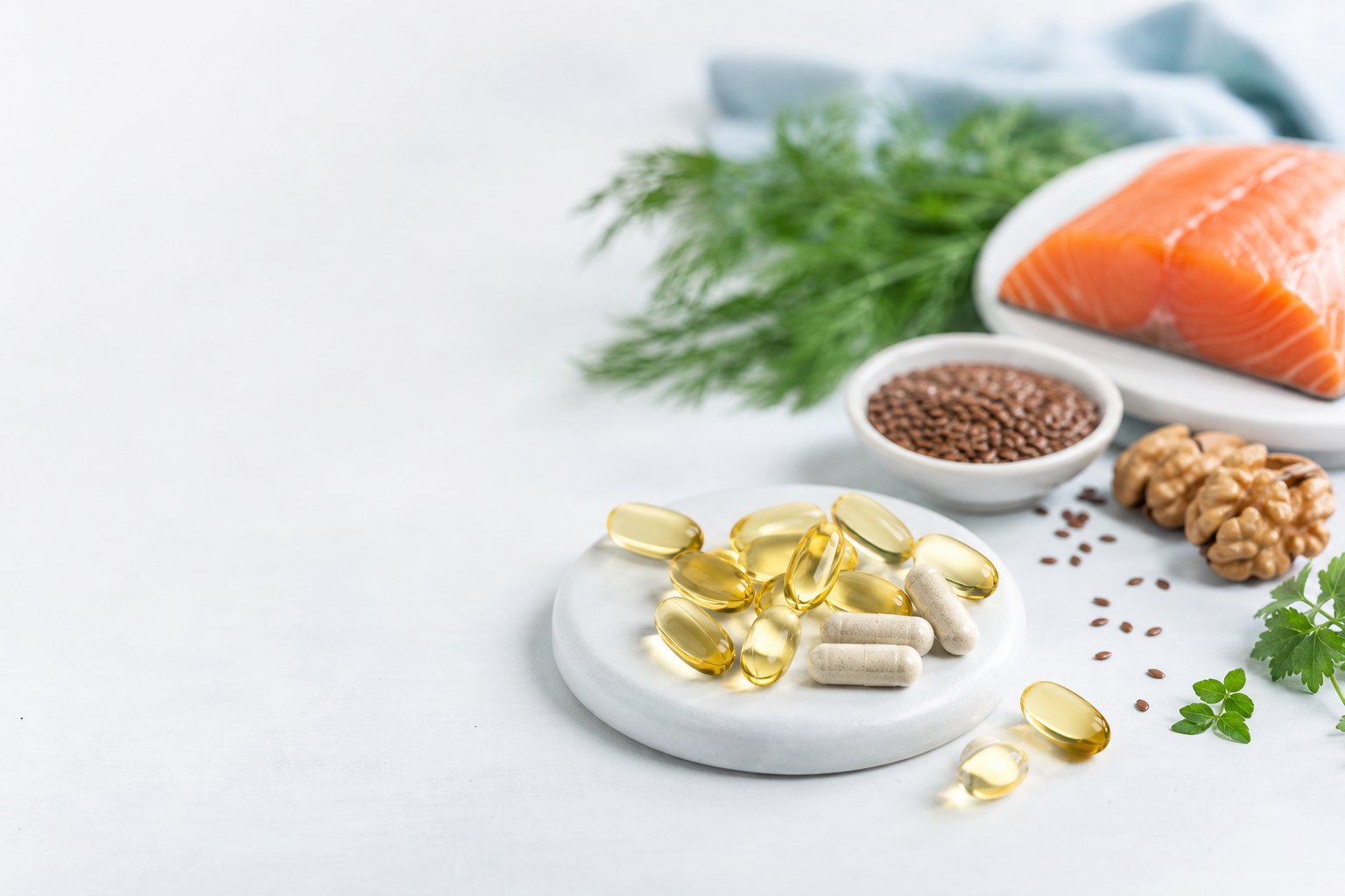Capsules d huile de poisson et supplements nutritionnels omega-3, concept bien-etre